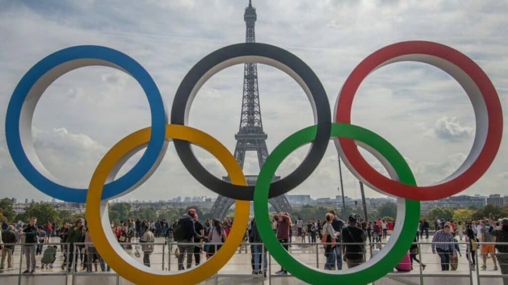 Olympic rings in Paris, 23 September 2017.